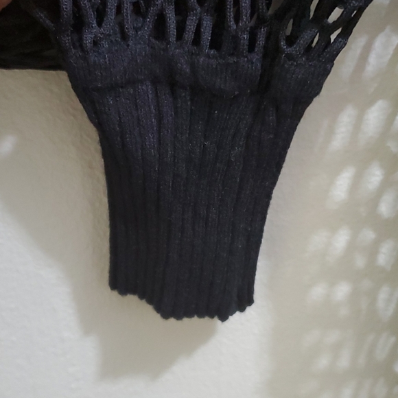 KAPALUA - BLACK MESH LONG SLV TOP - Picture 5 of 5